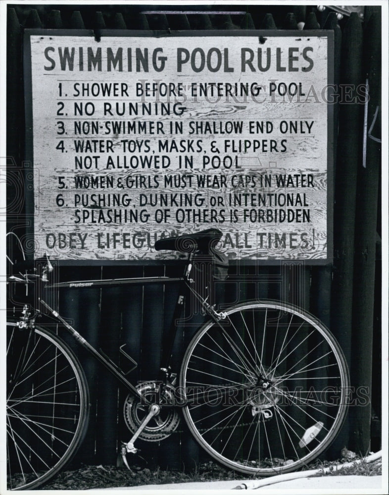 1991 Press Photo Sign at YMCA pool where Jason Henry drowned. - Historic Images