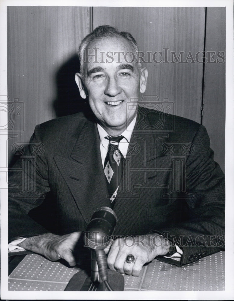 1952 Bill Henry, NBC reporter - Historic Images
