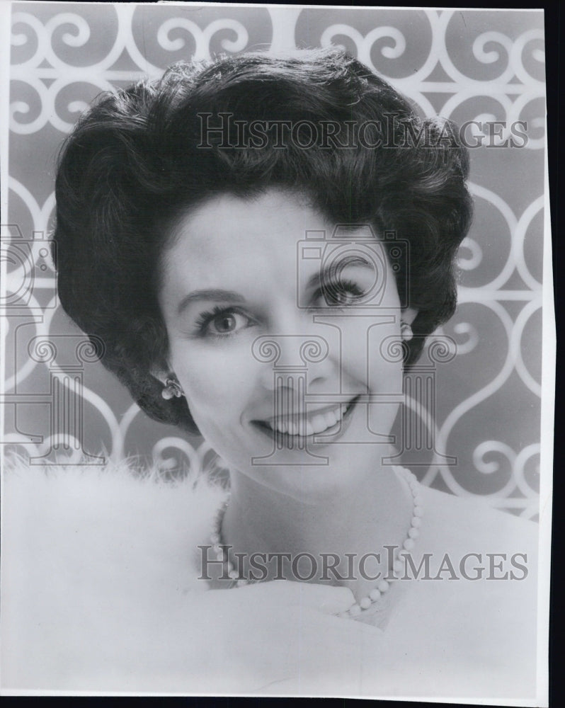 Press Photo model and TV personality Irene Hennessy - Historic Images