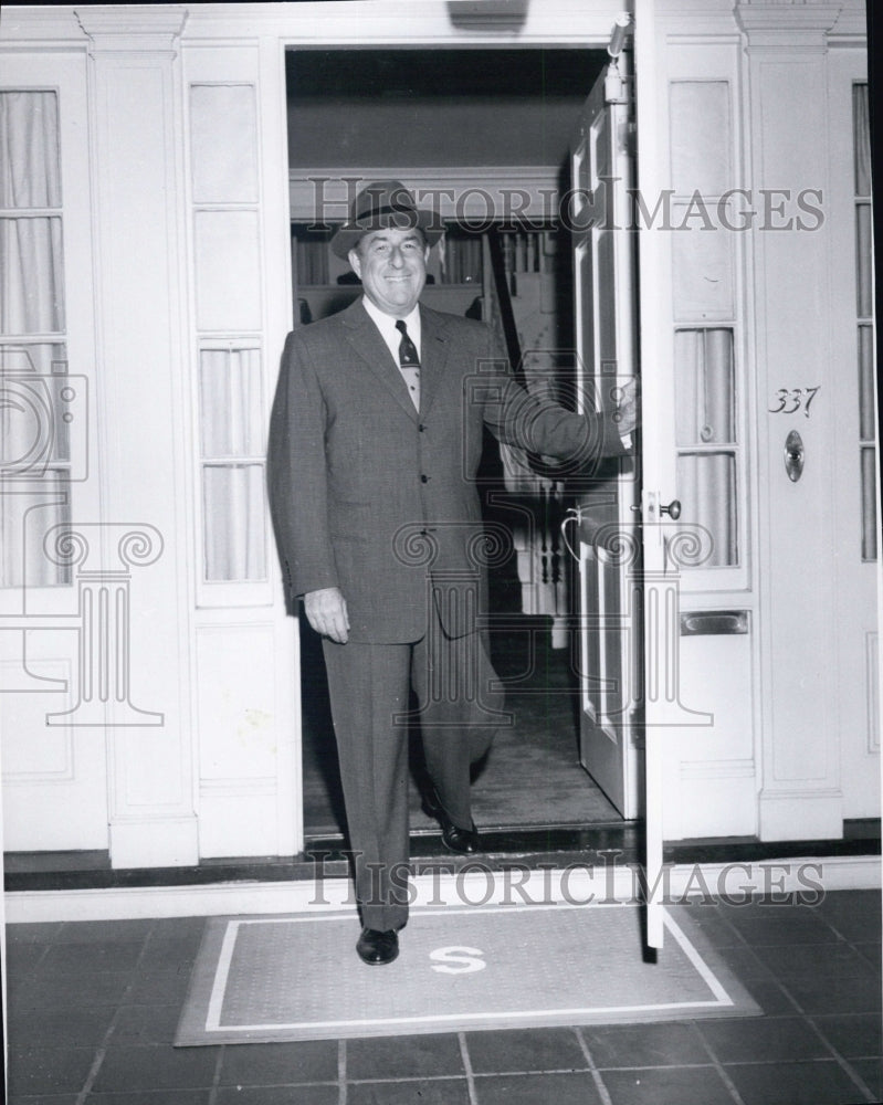 Press Photo A M Sonnabend Pres Hotel Corporation of America - Historic Images