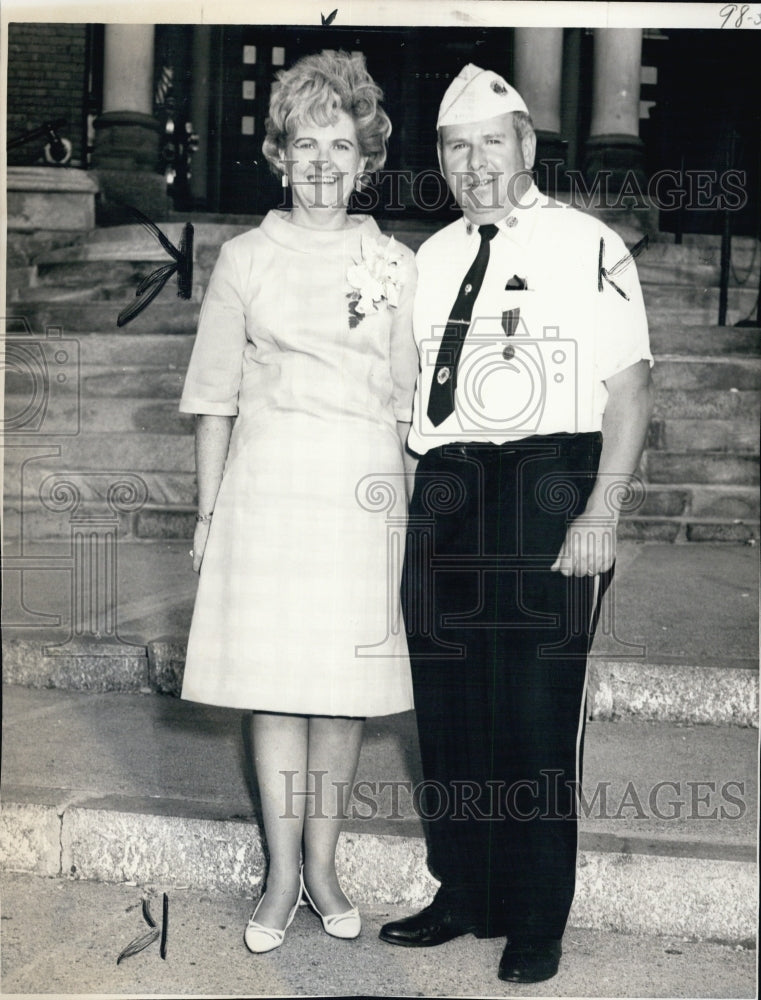 1967 Press Photo Cmdr.Leo Malloy with wife,Marie - Historic Images