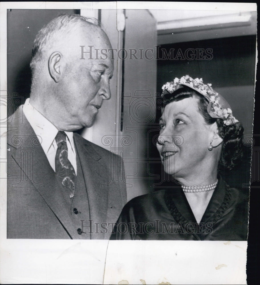 1954 Press Photo Pres.Eisenhower &amp; his wife - RSG84403 - Historic Images