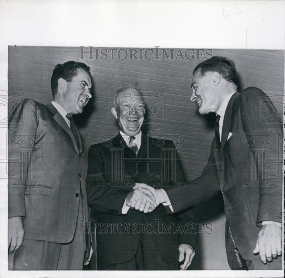 1960 Press Photo President Eisenhower greets Henry Cabot Lodge and Richard Nixon - Historic Images