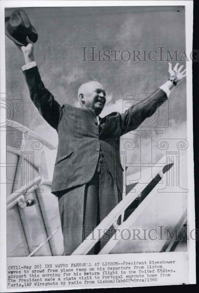 1960 Pres. Eisenhower waves to crowd at Lisbon - Historic Images