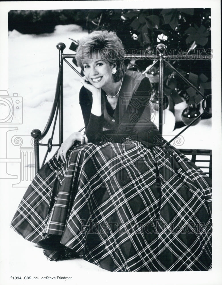1994 Press Photo Kathie Lee Gifford stars in "Kathie lee..Looking" - Historic Images
