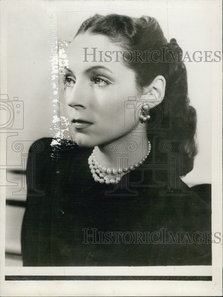 1945 Press Photo Actress Joan Wetmore - Historic Images