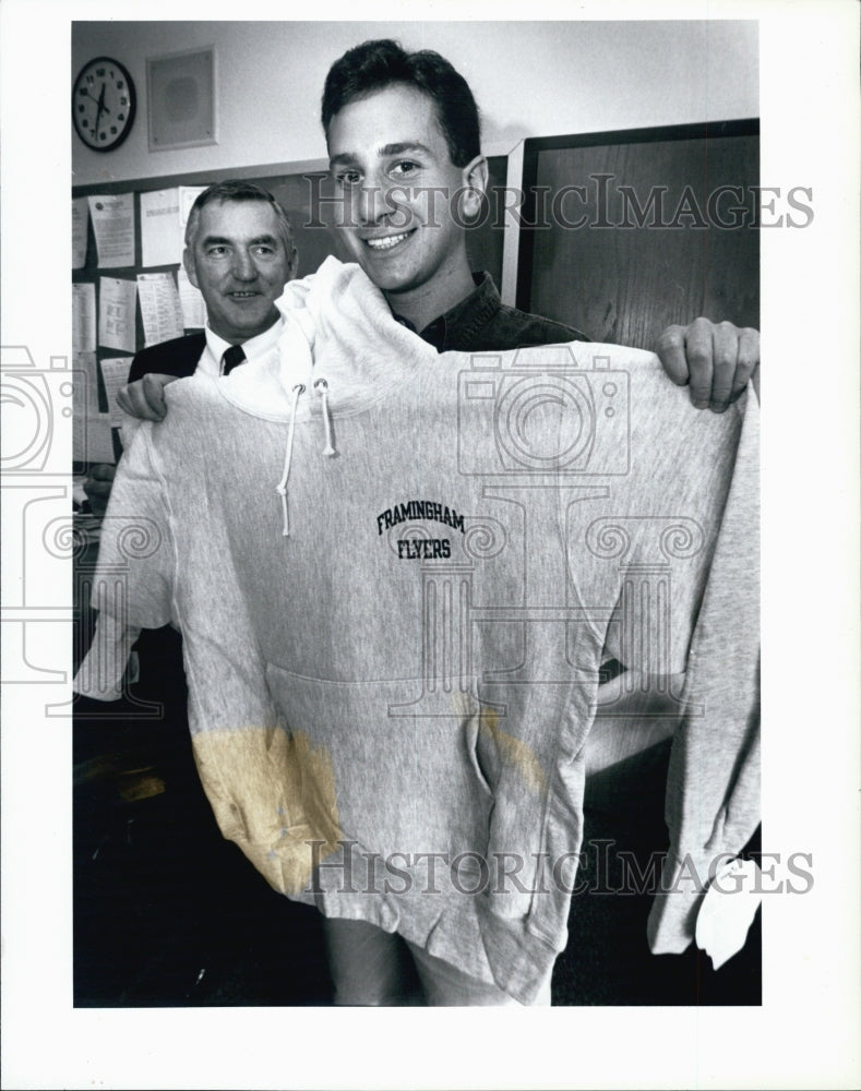 1994 Press Photo High School Senior Jeremy Spector Holds Framingham Sweatshirt - Historic Images