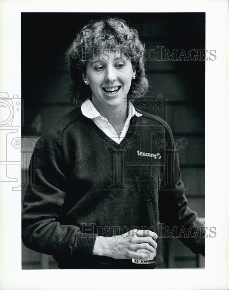 1985 Press Photo Boston Marathon Winner Lisa Larsen Weidenbach - Historic Images