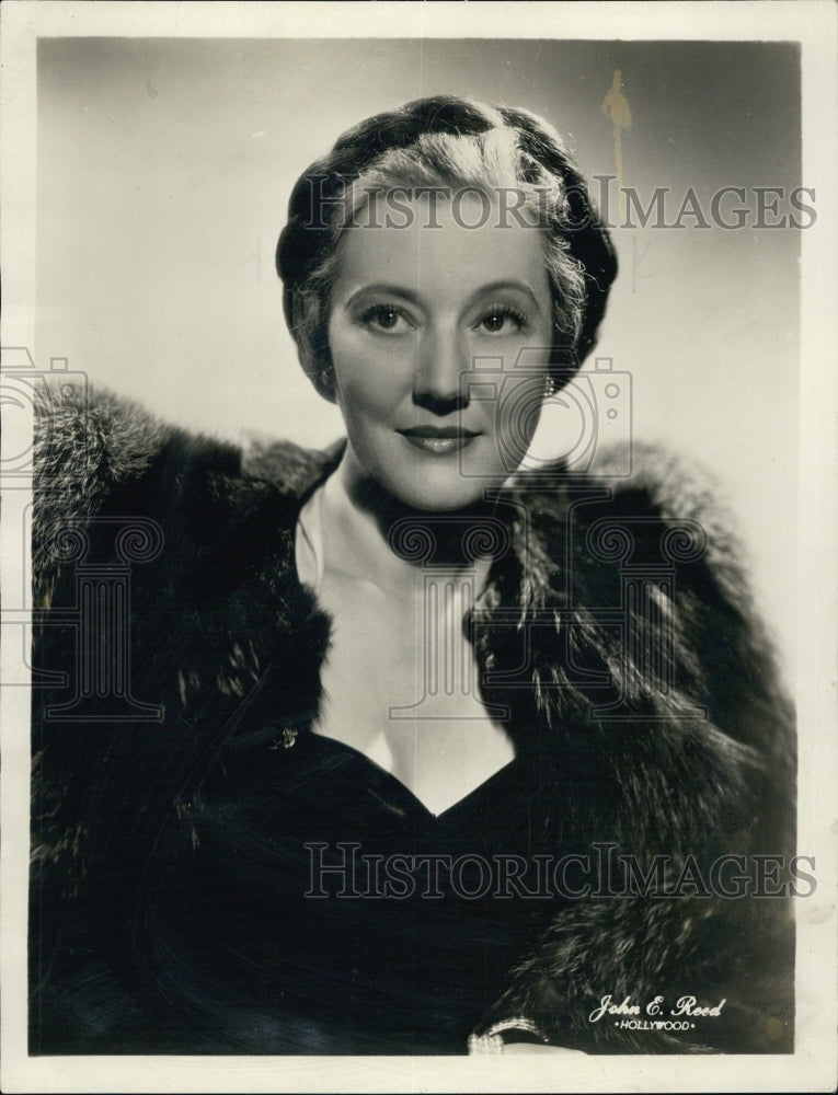 1944 Actress Dora Clement in "Harvey" - Historic Images