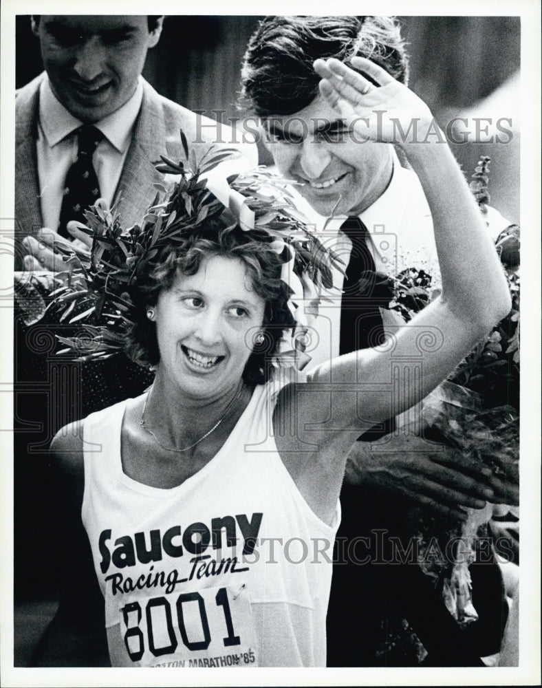 Press Photo Distance Runner Lisa Weidenbach - Historic Images