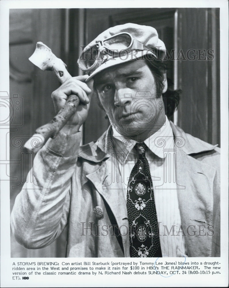 1982 Press Photo Actor Tommy Lee Jones HBO Movie Rainmaker - Historic Images