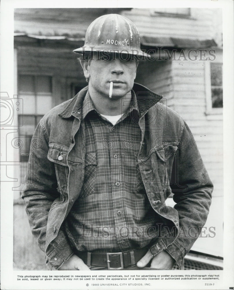 1980 Press Photo Coal Miner&#39;s Daughter Tommy Lee Jones Universal Film - Historic Images