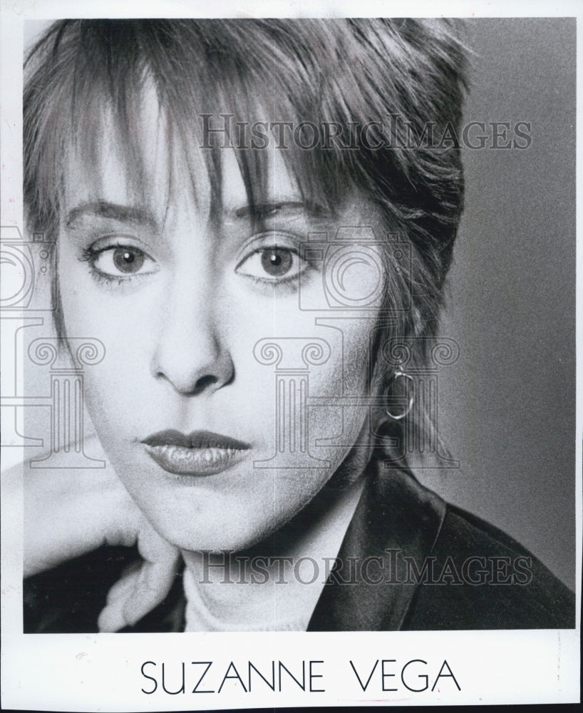 Press Photo Suzanne Vega Singer/Songwriter - Historic Images