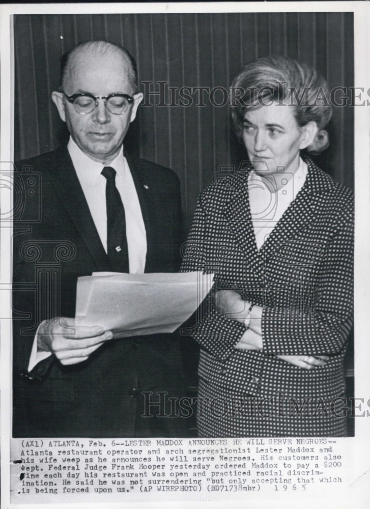 1965 Press Photo Lester Maddox & his wife ordered by Federal Judge Frank Hooper - Historic Images
