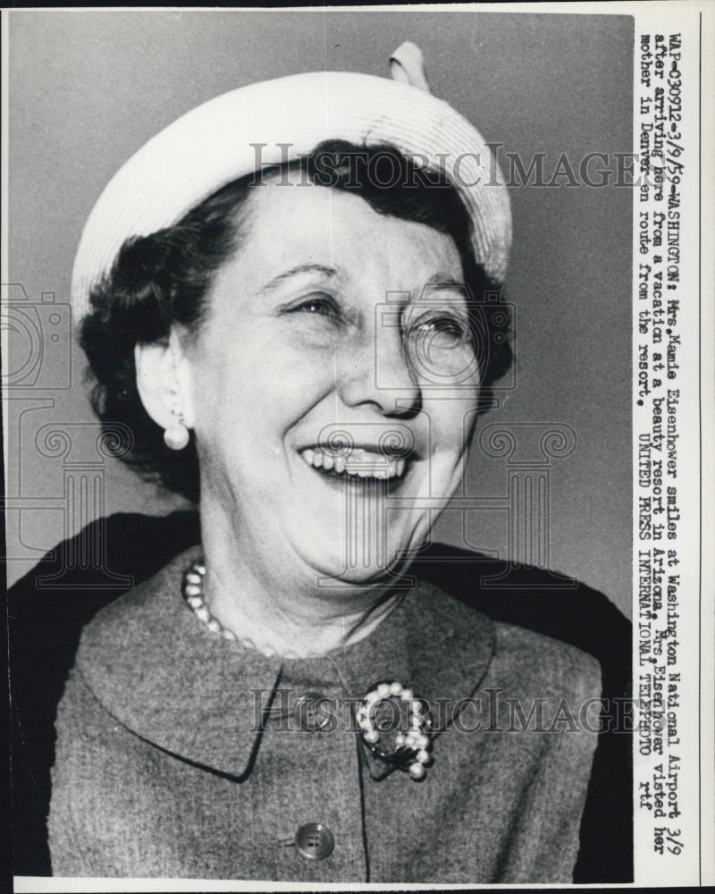 1959 Mrs. Mamie Eisenhower at Washington National Airport - Historic Images