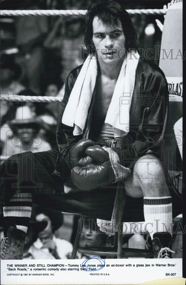 1981 Press Photo Tommy Lee Jones in "Back Roads" - Historic Images