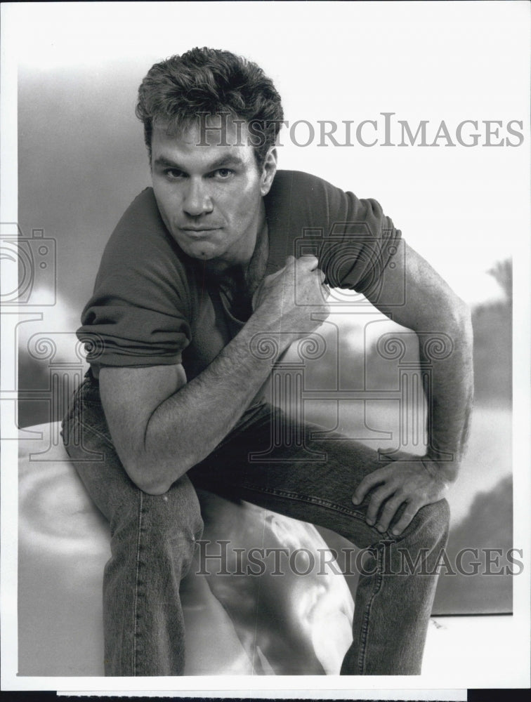 1989 Press Photo Martin Kove in &quot;Hard Time on Planet Earth&quot; - Historic Images