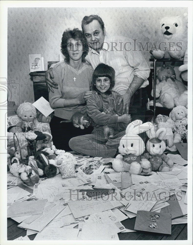 1985 Press Photo Ted and Marie Kormony with their daughter who has a rare diesea - Historic Images