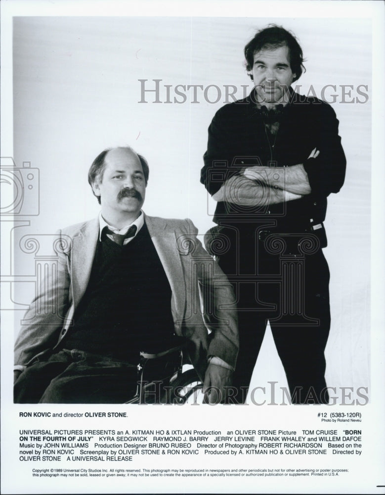 1989 Press Photo Ron Kovic and Oliver Stone in &quot;Born on the Fourth of July&quot; - Historic Images