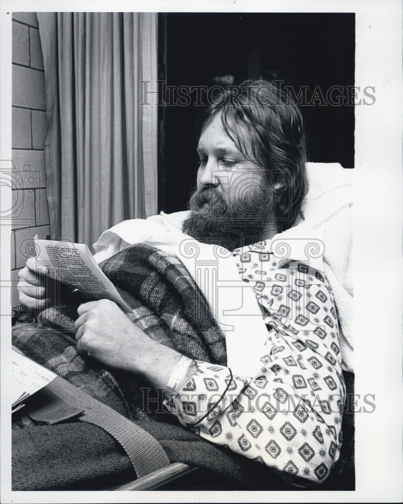 1979 Press Photo Tom Kosenen, who was recovered from being stabbed in the heart - Historic Images