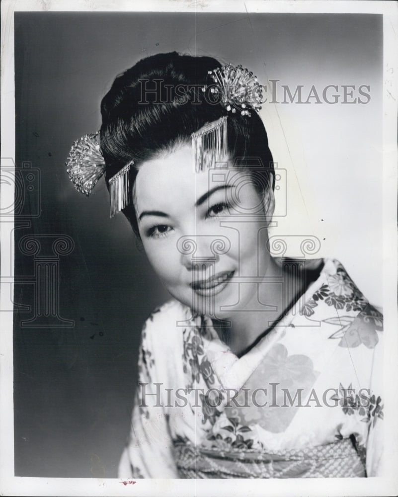 1947 Press Photo Hizi Koyoke, Soprano star of &quot;Madame Butterfly&quot; - Historic Images