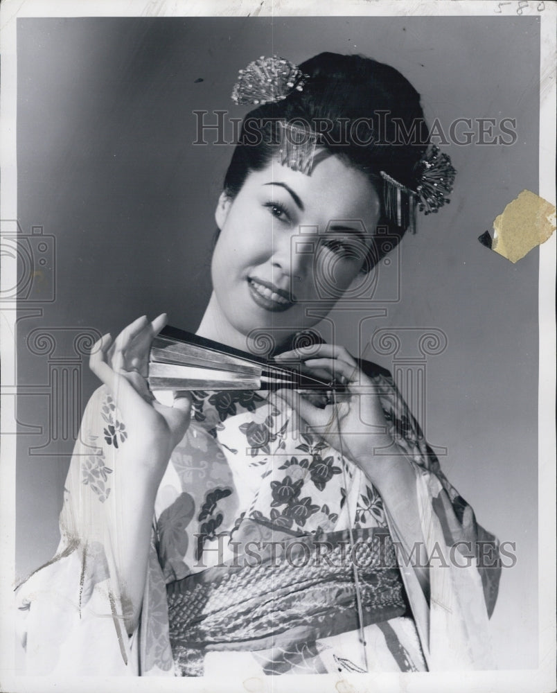 1950 Press Photo Hizi Koyke, Soprano star of &quot;Madame Butterfly&quot; - RSG86131 - Historic Images