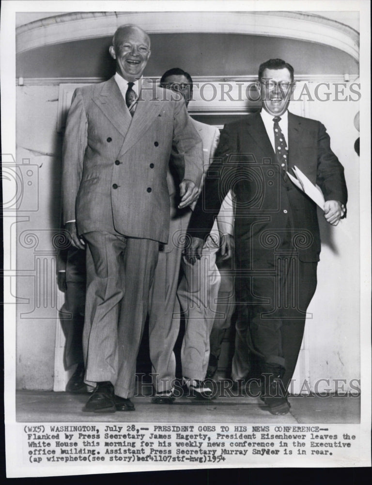 1954 President Eisenhower leaves White House for conference - Historic Images