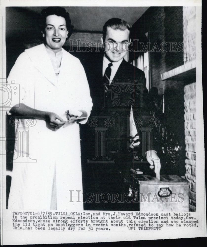 1959 Press Photo Governor Howard Edmondson Wife Ballot Prohibition Repeal - Historic Images