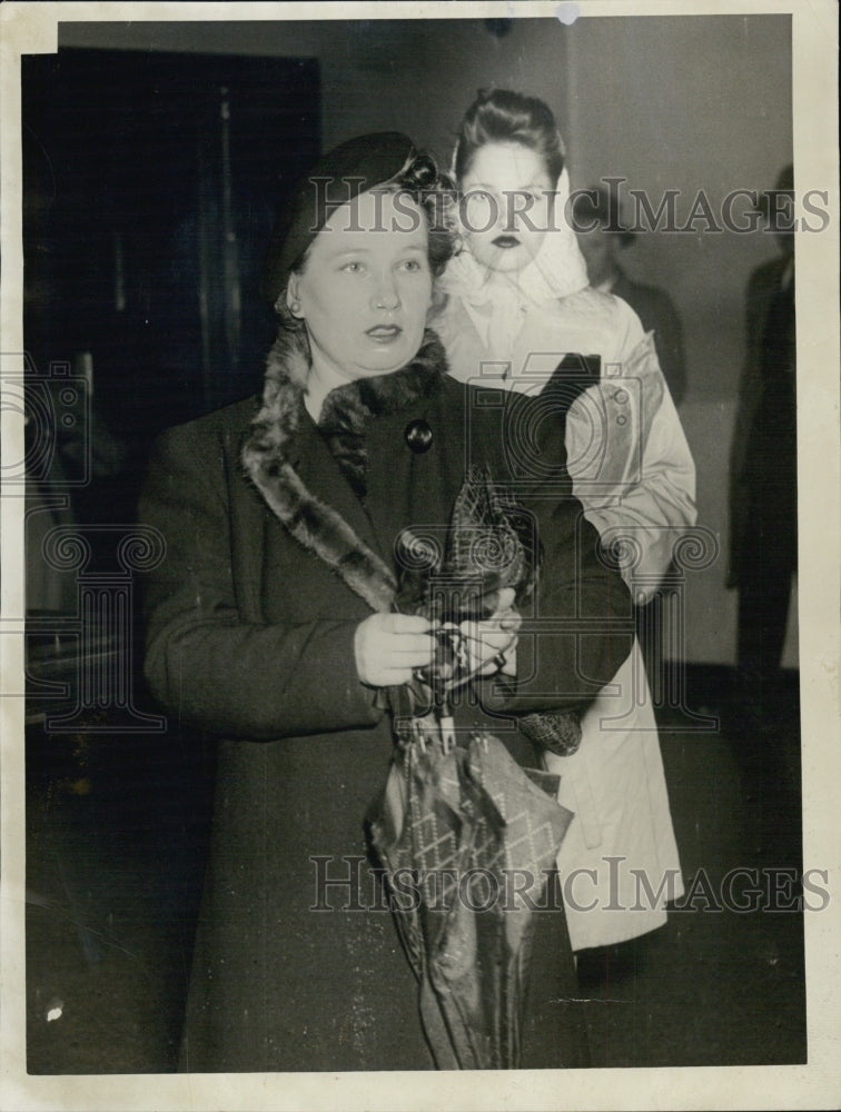 1946 Suffolk Court Edna Walkowicz Thorndike Rape Case - Historic Images