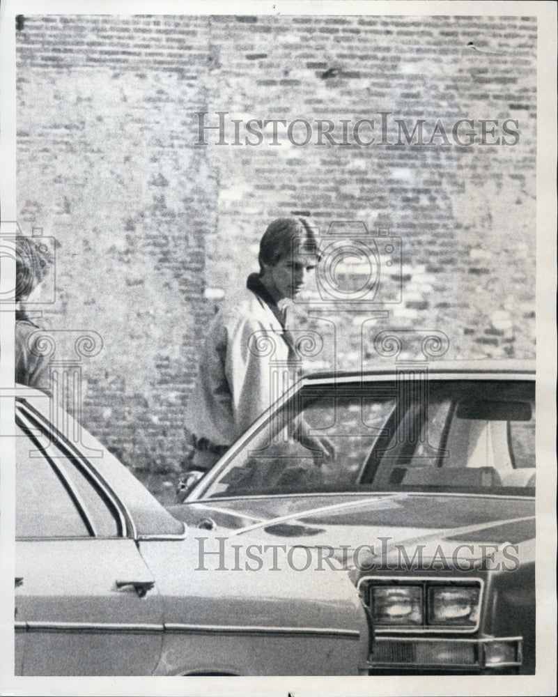 1977 Daniel Krystyn the man in the picture - Historic Images