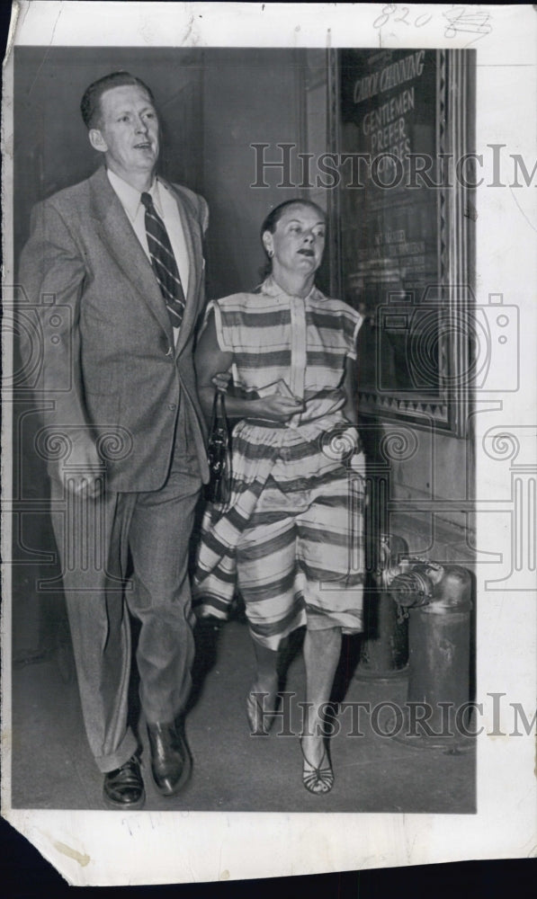 1951 Press Photo Actress Joyce Matthews  with Billy Rose. - Historic Images