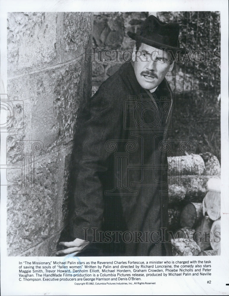 1982 Press Photo Michael Palin as Reverend Charles Fortescue in &quot;Falle Women&quot; - Historic Images