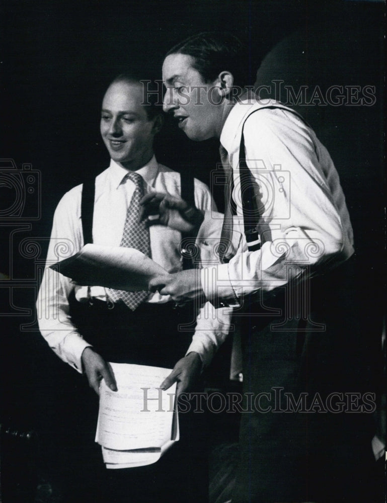 1957 Press Photo Billy Wallace Colin Tennant Rehearsing "Lord and Lady Algie" - Historic Images