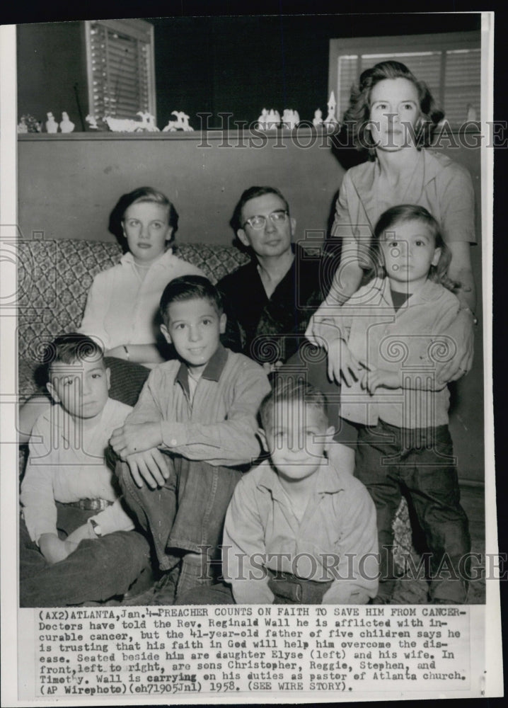 1958 Press Photo Rev. Reginald Wall Suffers from Cancer - Pictured With Family - Historic Images