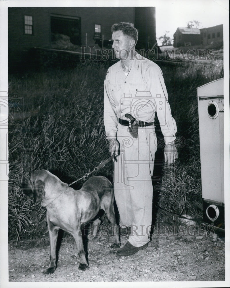 1957 State Trooper George Wall State Police Bloodhound "Sadie" - Historic Images