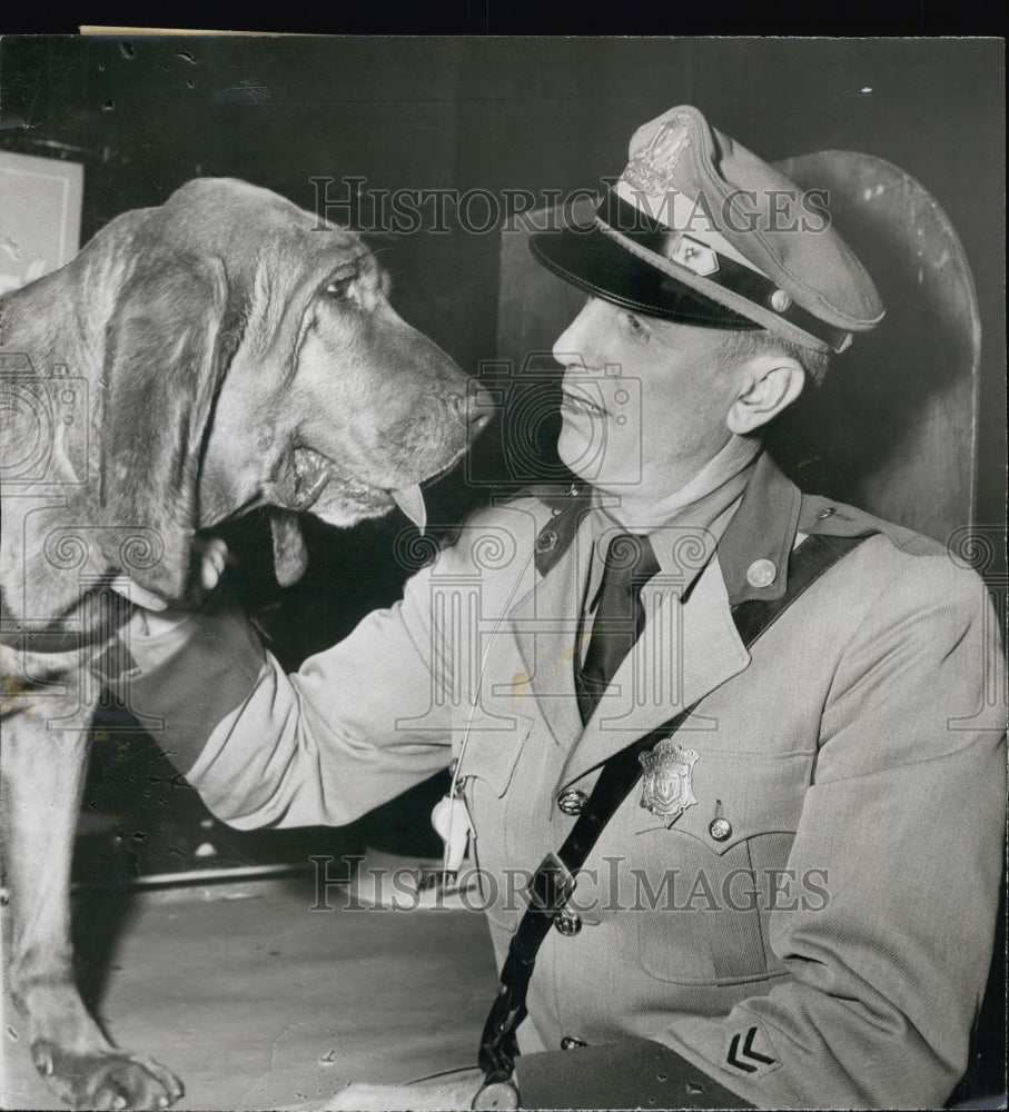 1955 Press Photo Trooper George Wall with 'Lt Sid" Police Bloodhound - Historic Images