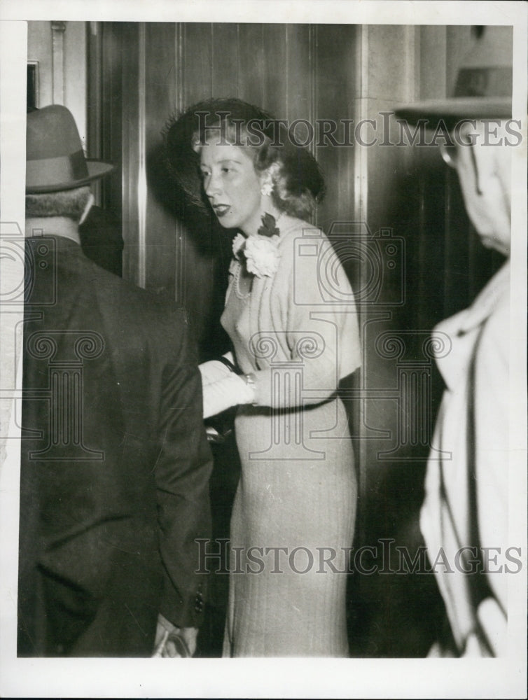 1955 Press Photo Mrs. Daisy Accomando AKA Mickey Carroll sentenced  for abortion - Historic Images