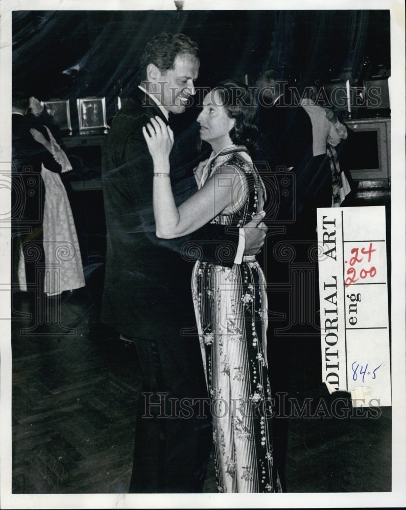 Press Photo Julius Vogel,Senior Vice President at Prudential Insuranceand Wife - Historic Images