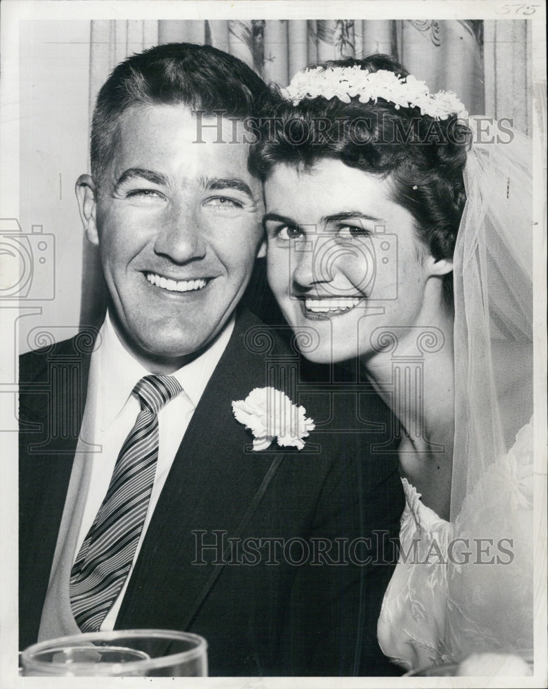 1960 Mr & Mrs Robert Mathews show in the picture - Historic Images
