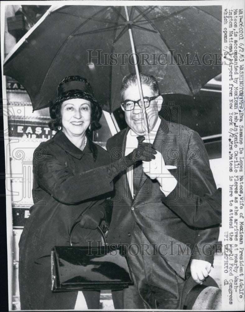 1963 Mrs. Eva Samano De Lopez & Mexican Amb. Antonio Carillo Flores - Historic Images