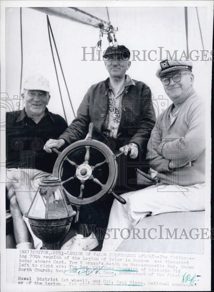 1960 Press Photo 70th Reunion of the Legion of Valor on Cpt. Tom Horgan&#39;s Ketch - Historic Images