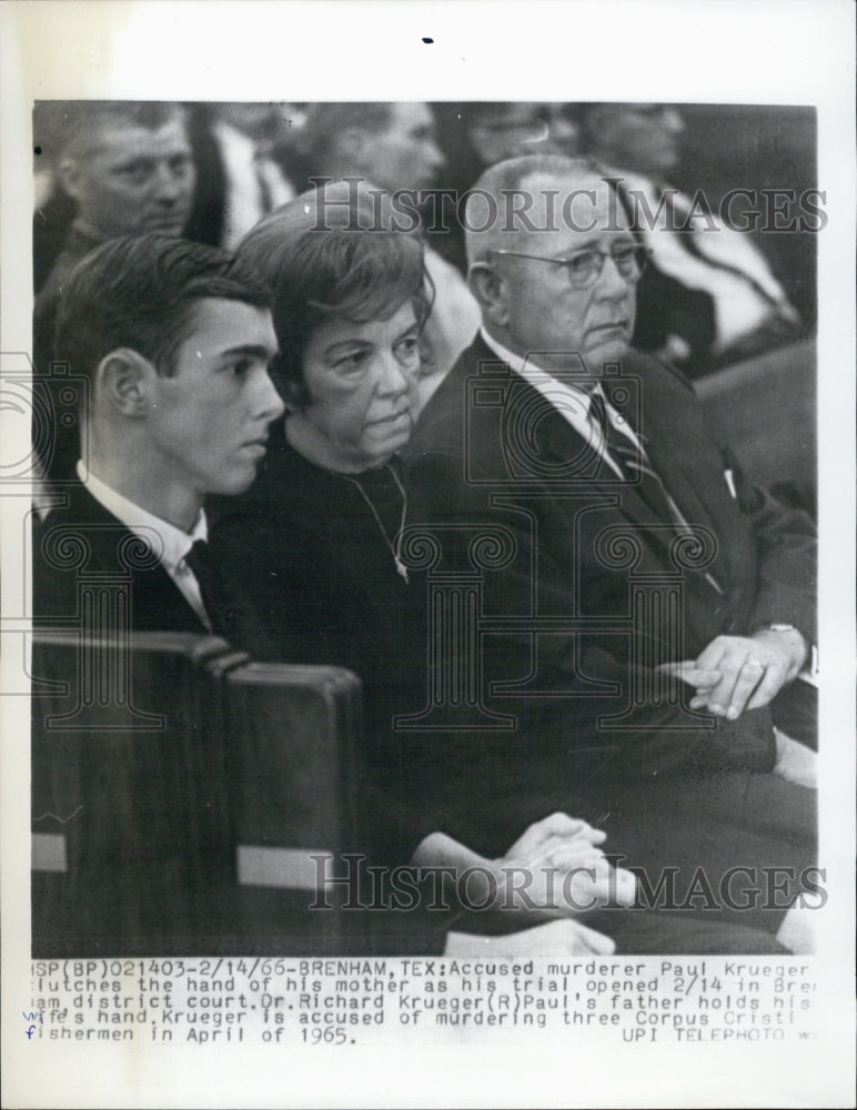 1966 Trial of accused murderer Paul Krueger holds his mother's hand - Historic Images
