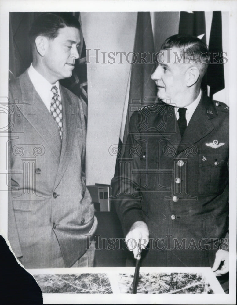 1951 Earl Johnson(L) on a visit to japan representing US - Historic Images