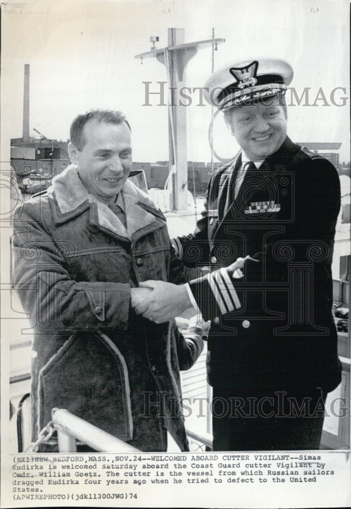 1974 Press Photo Simas Kudirka welcomed saturday aboard the coast guard - Historic Images