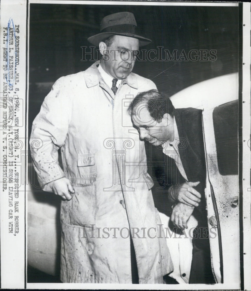 1956 Bank Robber Arthur Paisnuer FBI Agent - Historic Images