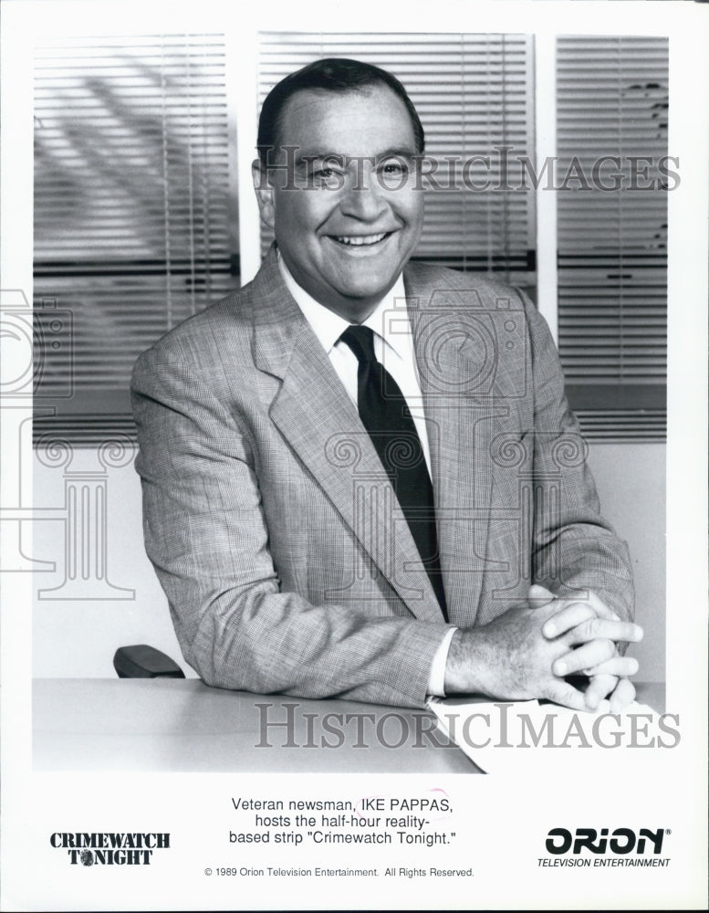 1989 Press Photo Veteran newsman Ike Pappas host half-hour reality-based strip - Historic Images