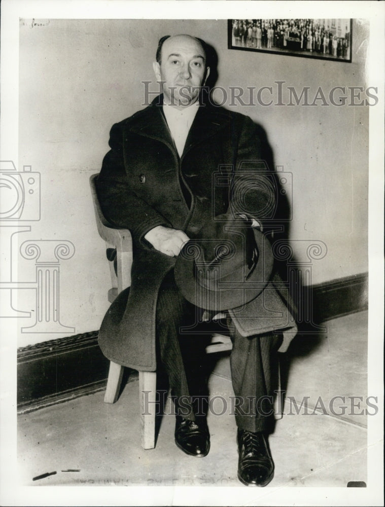 1935 Press Photo John Mocischek, German Butler for Mrs. Fredrick H.Bugner on a - Historic Images