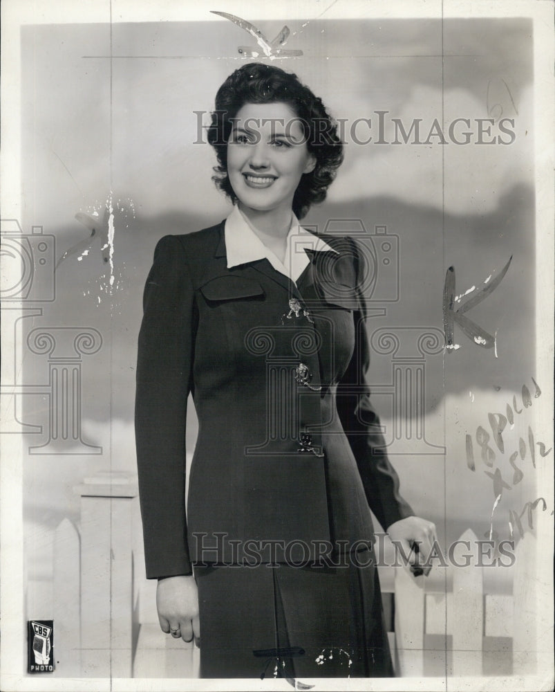 1942 Press Photo Tailored Uniform Style Spring Suit Worn Tony Gilman Radio Star - Historic Images
