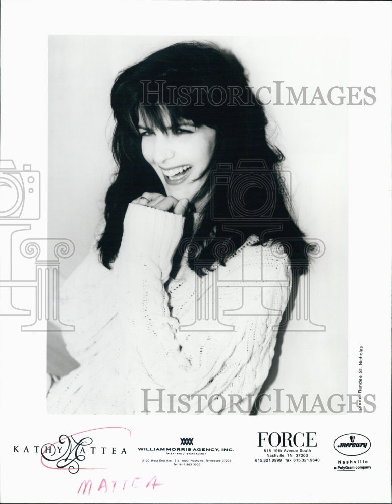 1997 Press Photo Singer Kathy Mattea - Historic Images