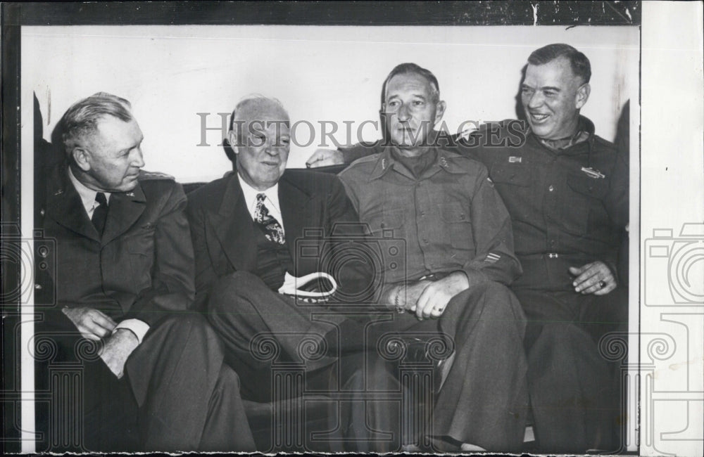 1952 Pres. Eisenhower with those in command of the American fighting - Historic Images
